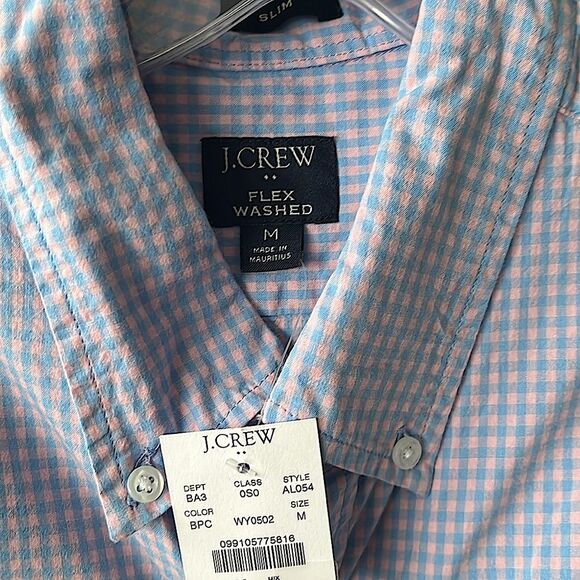 NEW! Men’s slim Fit Button Down - Picture 3 of 3